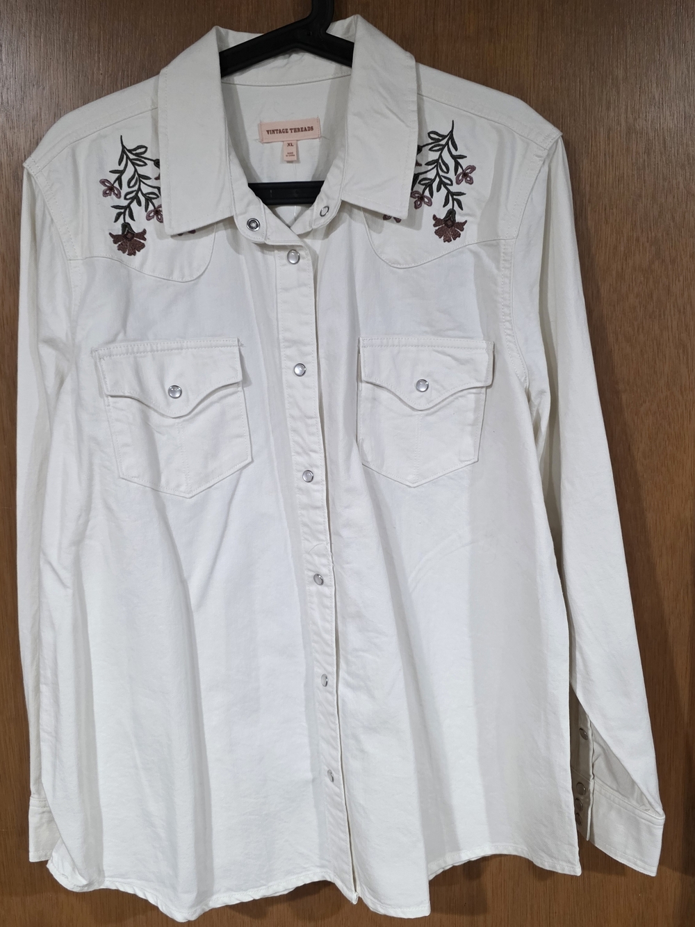 Vintage Threads - White Embroidered Western Shirt Size XL  *NWT*
